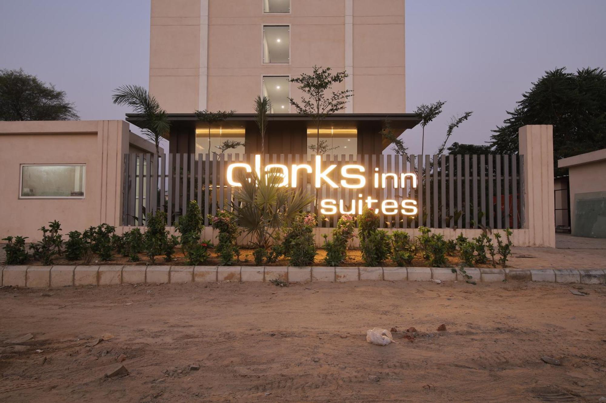 Clarks Inn Suites Jaipur Extérieur photo