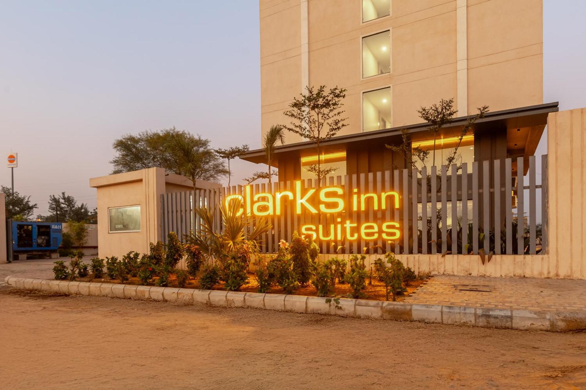Clarks Inn Suites Jaipur Extérieur photo