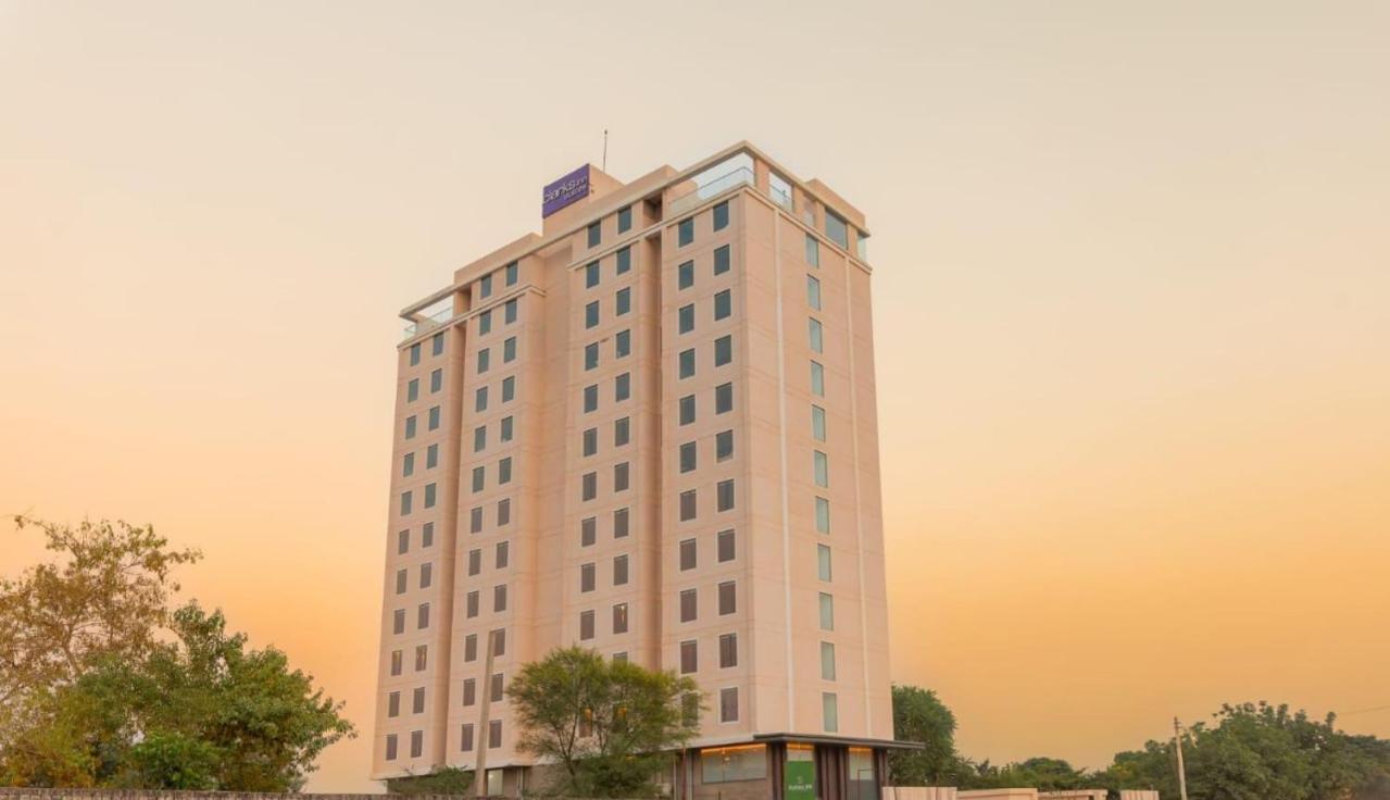 Clarks Inn Suites Jaipur Extérieur photo